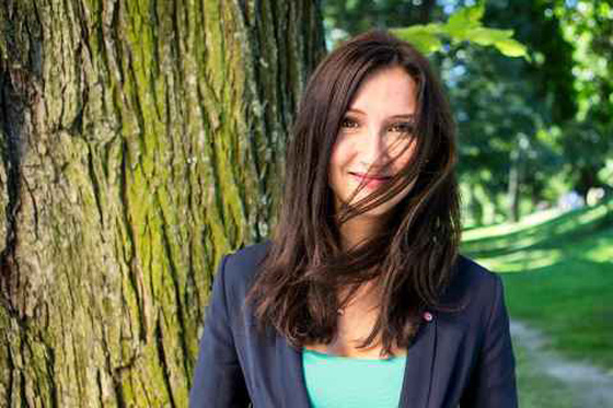 عايدة.. لاجئة بوسنية أصبحت أصغر وزيرة في تاريخ السويد صورة رقم 14