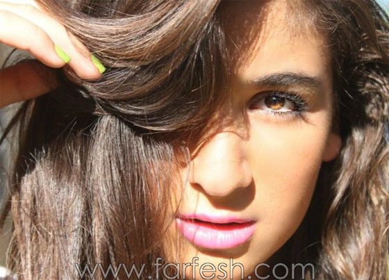 تيا وحيدة نوال الزغبي بين توأمين ذكور تشع بريقا وبراءة وعفوية صورة رقم 7