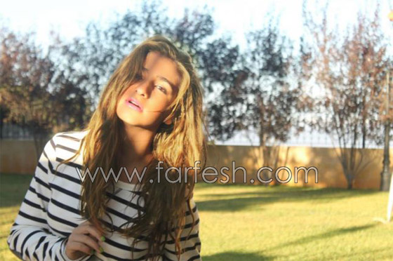 تيا وحيدة نوال الزغبي بين توأمين ذكور تشع بريقا وبراءة وعفوية صورة رقم 12
