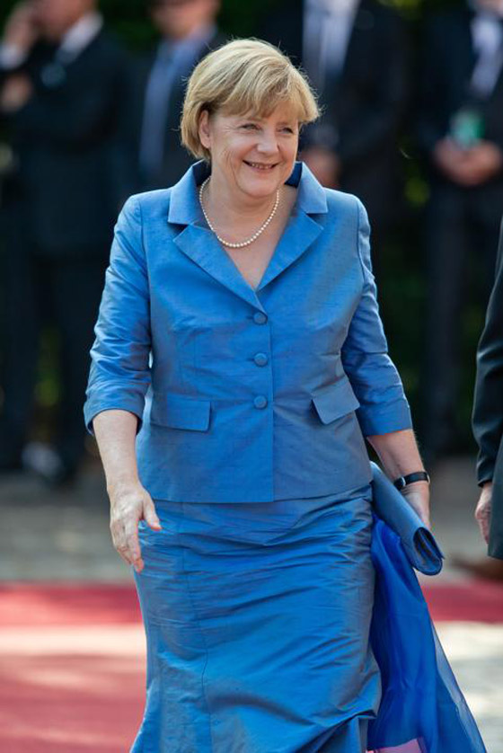 ميركل تكشف اسرارها: والدتي تحكي لي اخبار العائلة واشعر بالقلق من الكلاب! صورة رقم 5