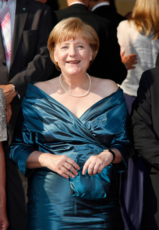 ميركل تكشف اسرارها: والدتي تحكي لي اخبار العائلة واشعر بالقلق من الكلاب! صورة رقم 11