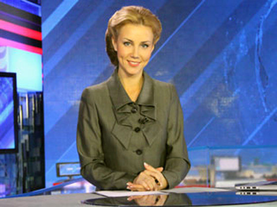 خبيرة الطقس االروسية الجميلة تطمئن: روسيا تمطر سوريا بالقصف صورة رقم 4