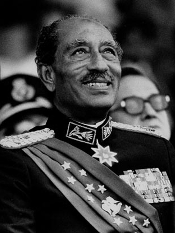 التفاصيل الكاملة لحادث المنصة الذي اغتيل فيه الرئيس انور السادات  صورة رقم 7