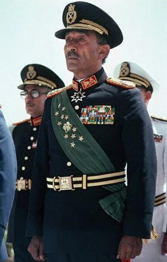 التفاصيل الكاملة لحادث المنصة الذي اغتيل فيه الرئيس انور السادات  صورة رقم 9