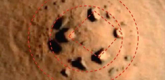 هذه هي اغرب الاكتشافات على الكوكب الاحمر كما رصدتها الوكالات صورة رقم 8