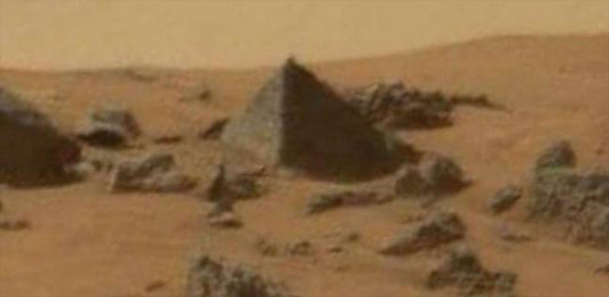 هذه هي اغرب الاكتشافات على الكوكب الاحمر كما رصدتها الوكالات صورة رقم 13