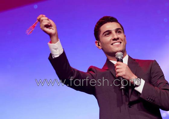فيديو محمد عساف يبدع في انشودة (فتنت روحي يا شهيد) صورة رقم 7