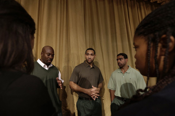 فريق النقاش في سجن امريكي يهزم فريق جامعة هارفارد صورة رقم 2 فريق النقاش في سجن امريكي يهزم فريق جامعة هارفارد صورة رقم 2