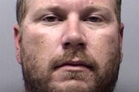 كالاسماك في علبة سردين.. مهرب يحشر 39 مهاجرا في شاحنة صغيرة صورة رقم 4 كالاسماك في علبة سردين.. مهرب يحشر 39 مهاجرا في شاحنة صغيرة صورة رقم 4