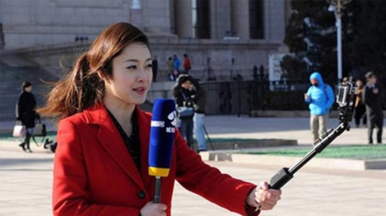 قناة سويسرية تستبدل الكاميرات بالهواتف الذكية وعصا السيلفي  صورة رقم 1