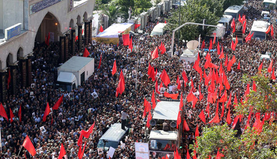 الايرانيون يشيعون جنرالهم المقتول على ايدي دواعش سوريا.. بمسيرات حاشدة صورة رقم 3