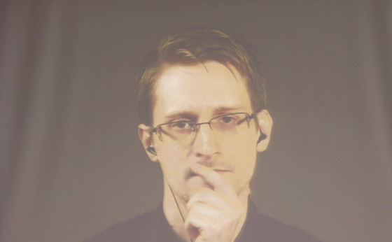 سنودن هل انت خائن؟ خنت الحكومة لاحمي الشعب الامريكي!! صورة رقم 4