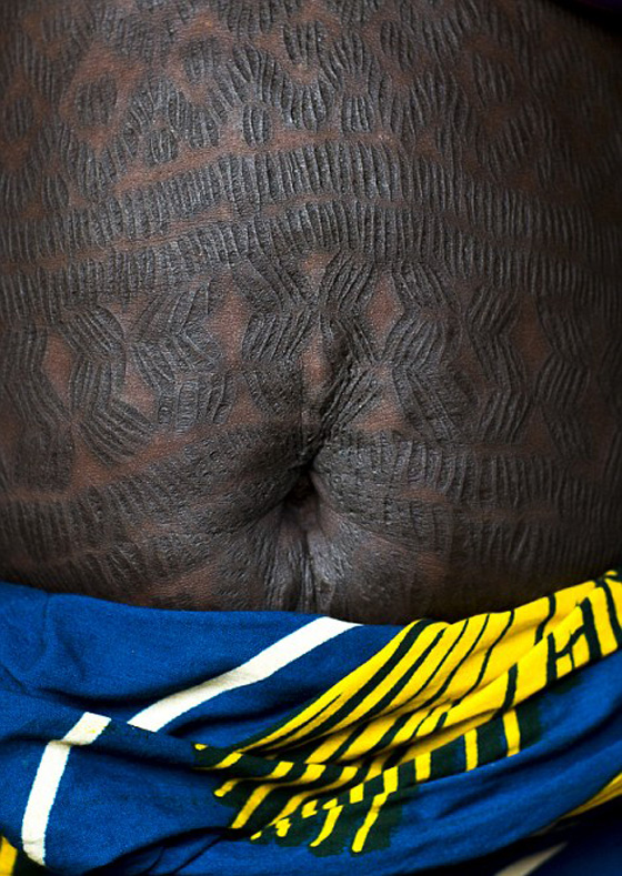 فن الموت.. وشوم تشوّه الأجساد وتطرد الشياطين وتستخدم للتشخيص  صورة رقم 2