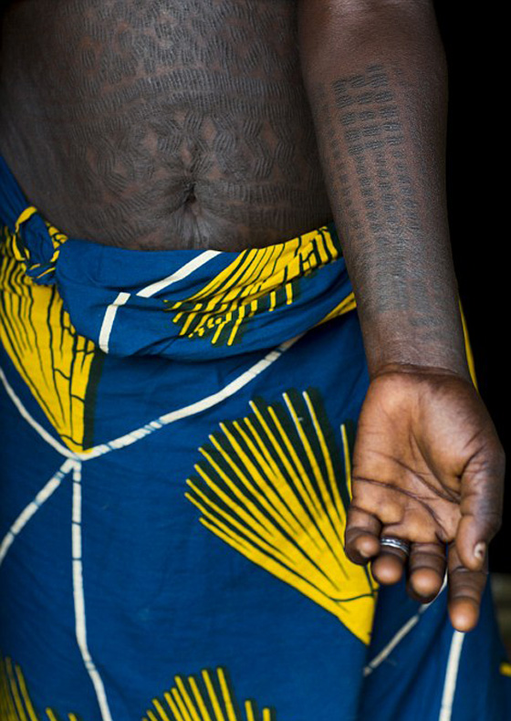 فن الموت.. وشوم تشوّه الأجساد وتطرد الشياطين وتستخدم للتشخيص  صورة رقم 3