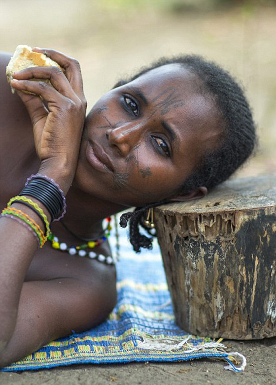 فن الموت.. وشوم تشوّه الأجساد وتطرد الشياطين وتستخدم للتشخيص  صورة رقم 15