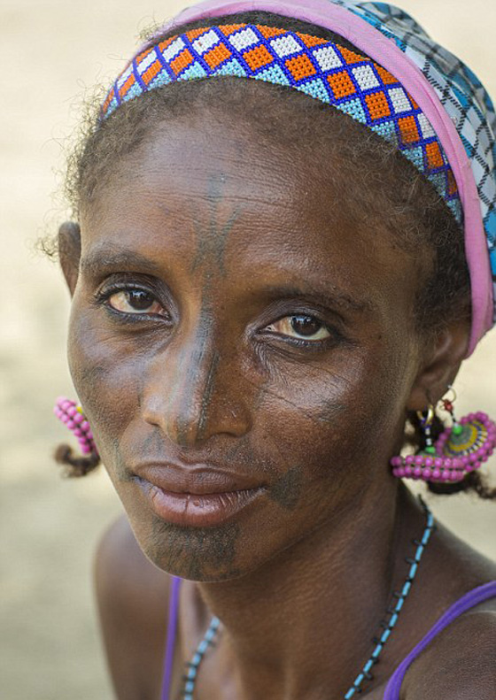 فن الموت.. وشوم تشوّه الأجساد وتطرد الشياطين وتستخدم للتشخيص  صورة رقم 17