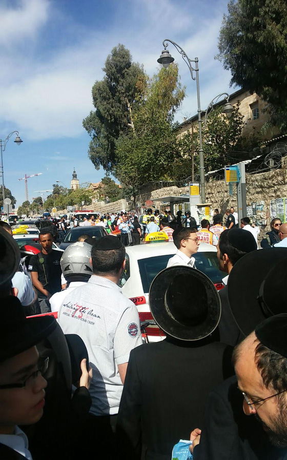 مصادر اجنبية.. مقتل 3 اسرائيليين في موجة هجمات متزامنة بالقدس صورة رقم 1