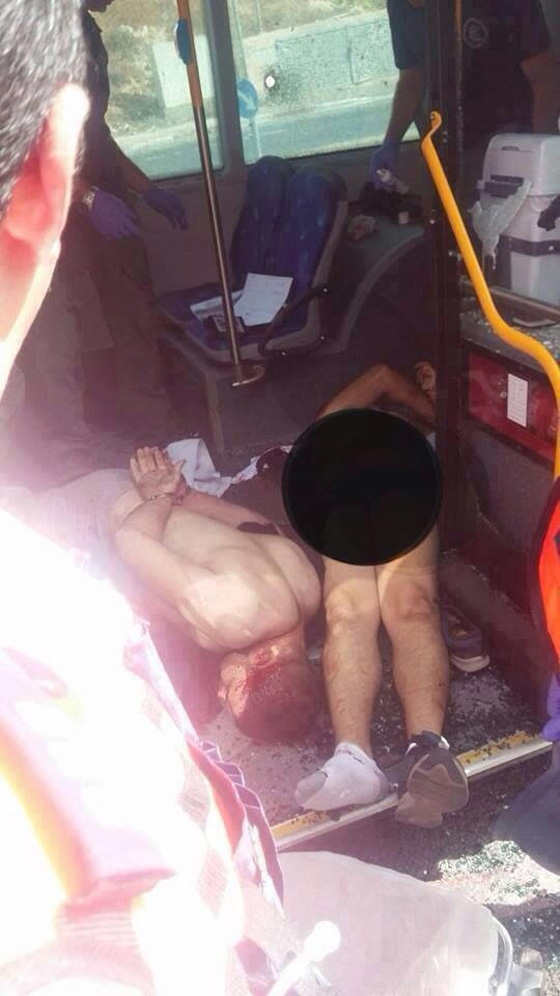 مصادر اجنبية.. مقتل 3 اسرائيليين في موجة هجمات متزامنة بالقدس صورة رقم 10