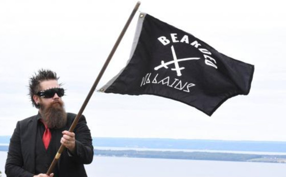 اعضاء نادي اللحى كانوا يلتقطون الصور فظنت الشرطة انهم دواعش صورة رقم 2