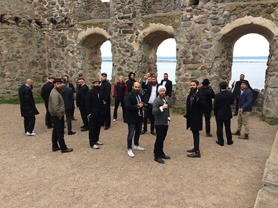 اعضاء نادي اللحى كانوا يلتقطون الصور فظنت الشرطة انهم دواعش صورة رقم 3