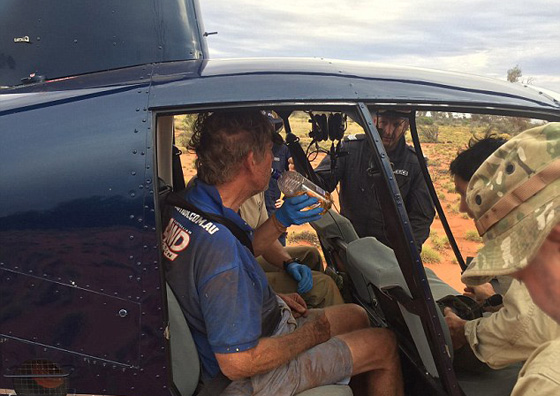 تاه في الصحراء فاعتاش اسبوعا كاملا على أكل النمل صورة رقم 7