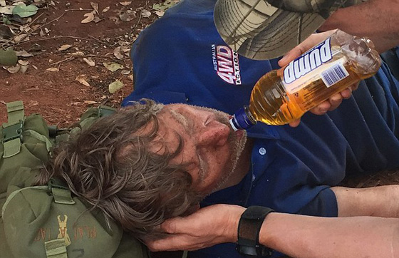 تاه في الصحراء فاعتاش اسبوعا كاملا على أكل النمل صورة رقم 9