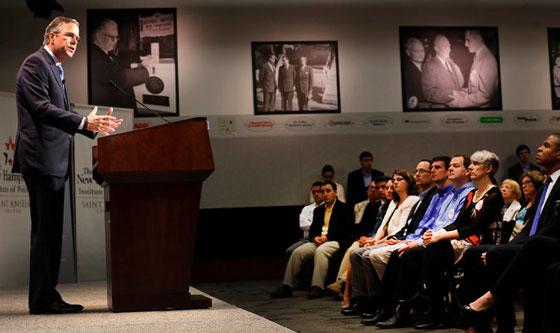 بوش يضع الاسد وبوتين في راسه.. يصف الاول بالبلطجي ويهدد الثاني صورة رقم 7