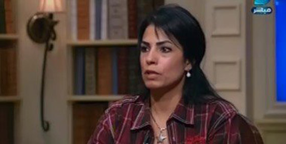 فيديو المطربة ملك نور تكشف تفاصيل اغتصاب ابنها على يد عامل نظافة   صورة رقم 4