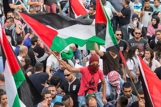 عشرة الالف سخنيني يهتفون ضد الاعتقالات في الضفة الغربية صورة رقم 5