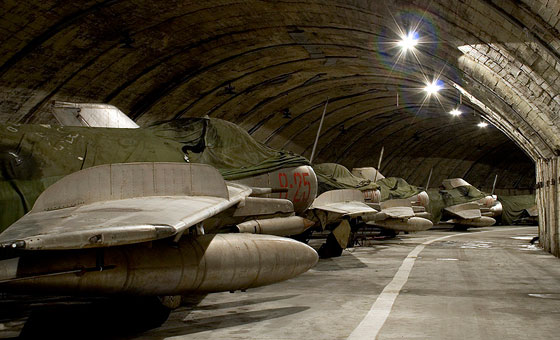 قواعد صاروخية تحت الارض الايرانية  تتحدى الاقمار الصناعية صورة رقم 1