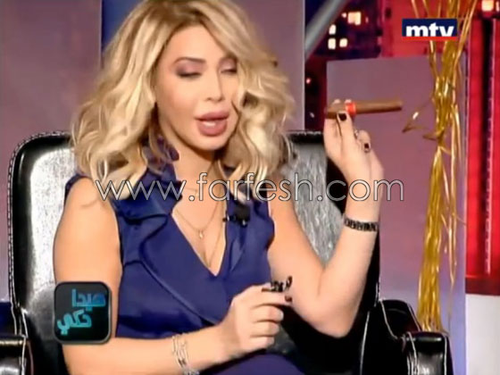 صور فنانين مدخنين رغم تحذير الاطباء: محمد منير، اصالة، هيفا، اليسا، محمد عساف والوسوف صورة رقم 5