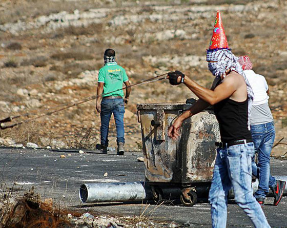 الضفة الغربية وغزة على موعد مع يوم الثورة والغضب اليوم الجمعة صورة رقم 2