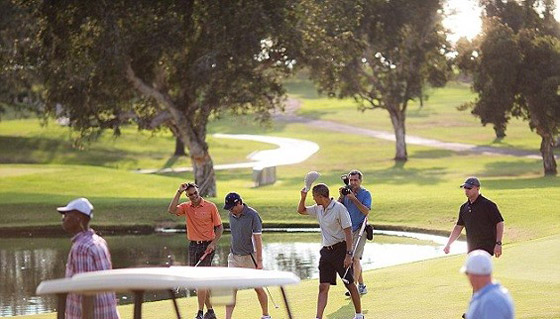 لقاء مصادفة مع اوباما يدخل بهجة مضافة لفرح عروسين صورة رقم 1 لقاء مصادفة مع اوباما يدخل بهجة مضافة لفرح عروسين صورة رقم 1