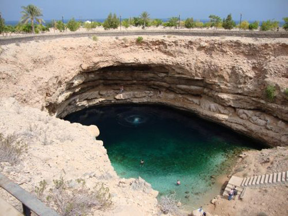 انتبهوا.. ثقوب في الارض تهدد امنكم وامانكم في كل لحظة صورة رقم 7 انتبهوا.. ثقوب في الارض تهدد امنكم وامانكم في كل لحظة صورة رقم 7