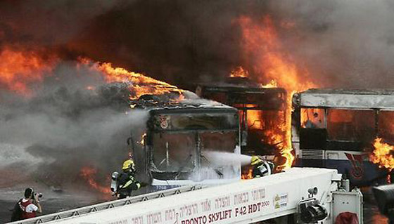 محطة باصات تل ابيب تشتعل.. النار تاتي على 35 حافلة فيها صورة رقم 6