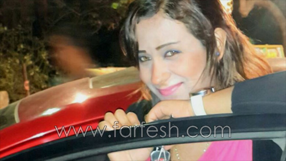  صور سارة طارق في سيارتها الحمراء الجديدة هدية زوجها سعيد طرابيك صورة رقم 1
