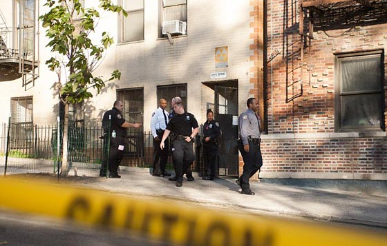 الشيطان دفع امريكية لالقاء طفلتها من الطابق السادس صورة رقم 6 الشيطان دفع امريكية لالقاء طفلتها من الطابق السادس صورة رقم 6