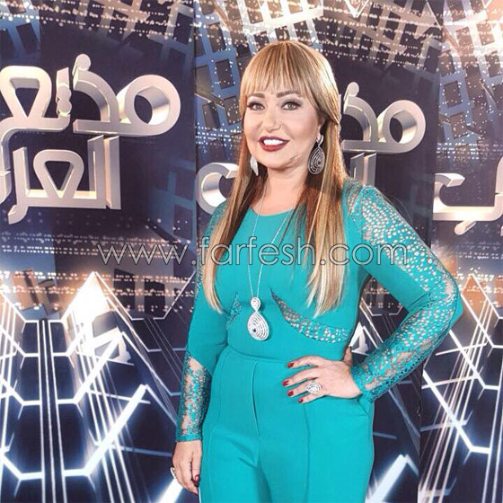 صور ليلى علوي مستمتعة  بركوب الدراجة الهوائية (العجل) ليلًا  صورة رقم 7