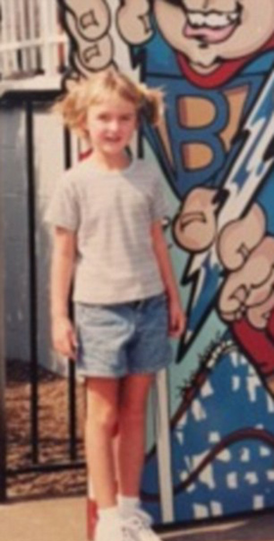 طالبة جامعية شقراء تحاول دخول موسوعة جينيس كصاحبة اطول ساقين في العالم صورة رقم 13 طالبة جامعية شقراء تحاول دخول موسوعة جينيس كصاحبة اطول ساقين في العالم صورة رقم 13