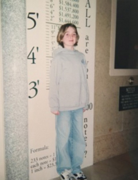 طالبة جامعية شقراء تحاول دخول موسوعة جينيس كصاحبة اطول ساقين في العالم صورة رقم 12 طالبة جامعية شقراء تحاول دخول موسوعة جينيس كصاحبة اطول ساقين في العالم صورة رقم 12