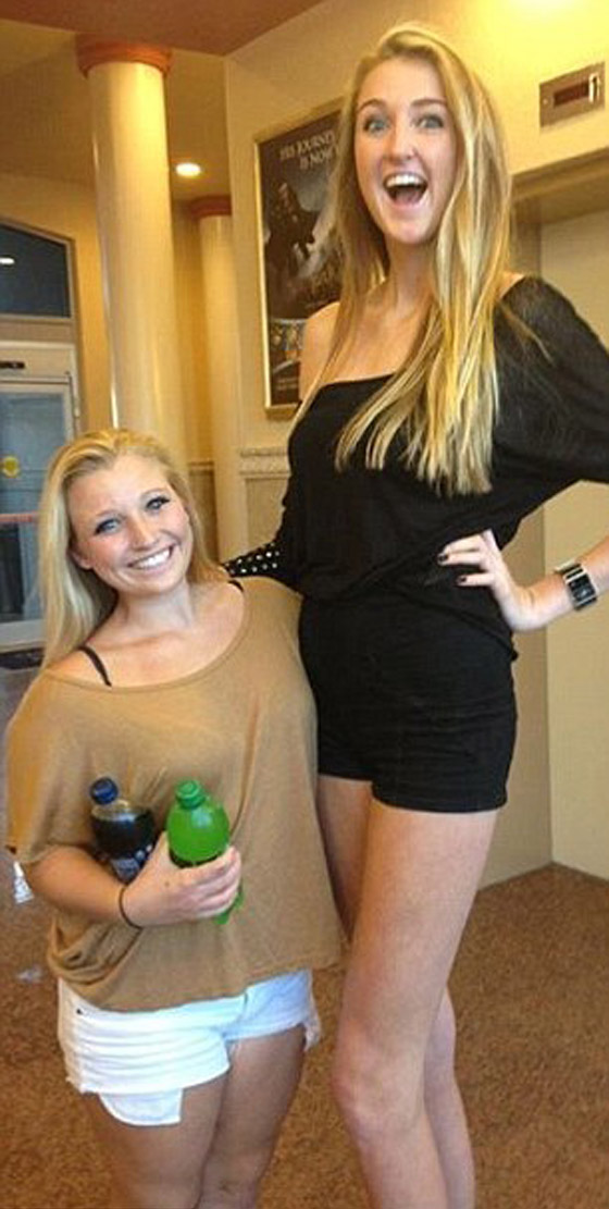 طالبة جامعية شقراء تحاول دخول موسوعة جينيس كصاحبة اطول ساقين في العالم صورة رقم 11 طالبة جامعية شقراء تحاول دخول موسوعة جينيس كصاحبة اطول ساقين في العالم صورة رقم 11