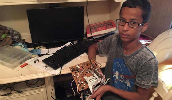 اوباما يطلب من المخترع الصغير احمد ان يحضر ساعته (المشبوهة) الى ليلة الفضاء صورة رقم 2