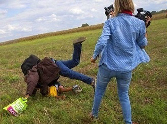 تصريح مثير للمجرية التي فركشت اللاجئ السوري.. ستنتقم منه ومن الفيسبوك صورة رقم 8 تصريح مثير للمجرية التي فركشت اللاجئ السوري.. ستنتقم منه ومن الفيسبوك صورة رقم 8