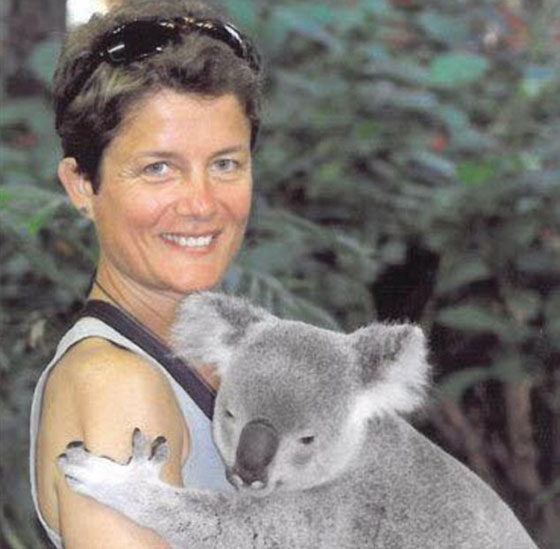 فيديو الصحفية جاكلين ساتون قبل العثور عليها مشنوقة في اسطنبول صورة رقم 5 فيديو الصحفية جاكلين ساتون قبل العثور عليها مشنوقة في اسطنبول صورة رقم 5