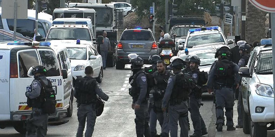 جنود اسرائيليون يقتلون فتى فلسطيني بدعوى مهاجمته لهم بسكين صورة رقم 1 جنود اسرائيليون يقتلون فتى فلسطيني بدعوى مهاجمته لهم بسكين صورة رقم 1