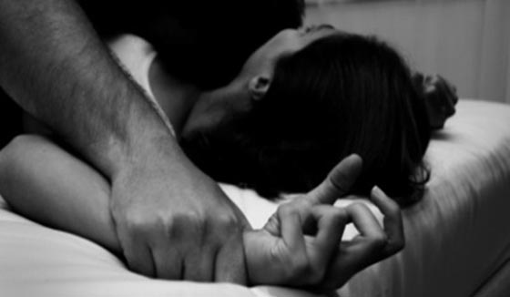 فظائع القصص: كيف يتحول زوج الام الى شيطان يغتصب ابنة زوجته؟ صورة رقم 2 فظائع القصص: كيف يتحول زوج الام الى شيطان يغتصب ابنة زوجته؟ صورة رقم 2