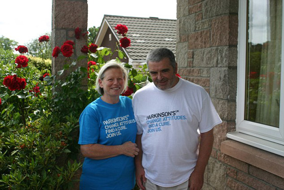 فيديو مثير.. امرأة تشم رائحة مرض باركنسون قبل ظهوره بسنوات! صورة رقم 1