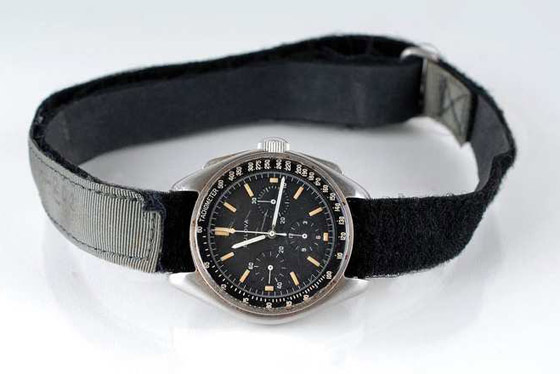 الساعة التي صعدت الى القمر مع اول رائد فضاء هبط على سطحه صورة رقم 3 الساعة التي صعدت الى القمر مع اول رائد فضاء هبط على سطحه صورة رقم 3