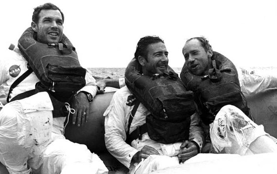 الساعة التي صعدت الى القمر مع اول رائد فضاء هبط على سطحه صورة رقم 4 الساعة التي صعدت الى القمر مع اول رائد فضاء هبط على سطحه صورة رقم 4