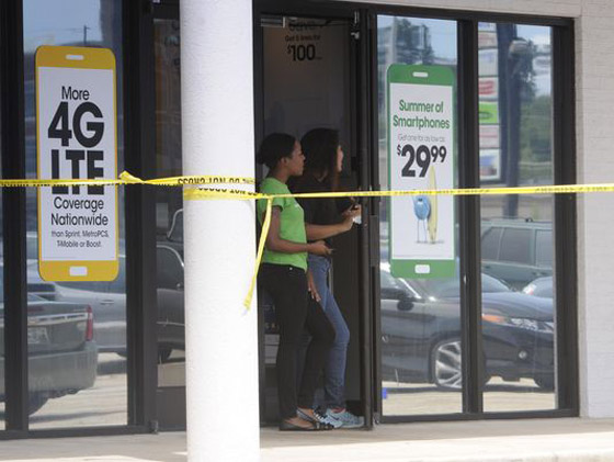 اطلاق نار في حرم جامعة تينيسي الامريكية واصابة 3 اشخاص صورة رقم 2 اطلاق نار في حرم جامعة تينيسي الامريكية واصابة 3 اشخاص صورة رقم 2